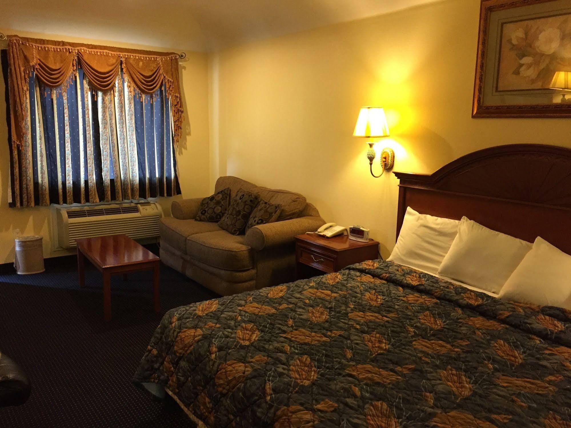 Executive Inn&Suites Shepherd Exterior foto